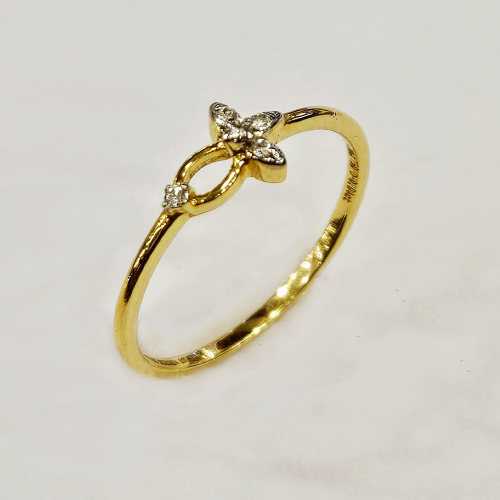 DIAMOND RING